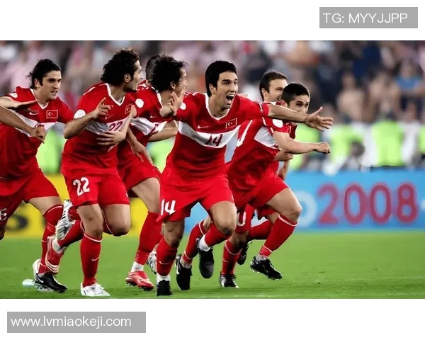 俄罗斯与土耳其在欧国联的激烈对决引发的战术分析与球员表现探讨